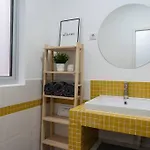 アパート Barullo House